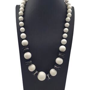 Black & White Chunky Necklace Graduated Acrylic Beaded Vintage 1970s Jewelry